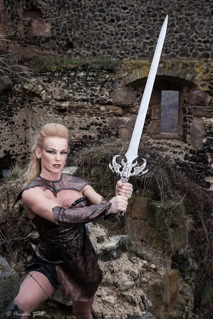 Xena a somoskői várnál | eddzeniway